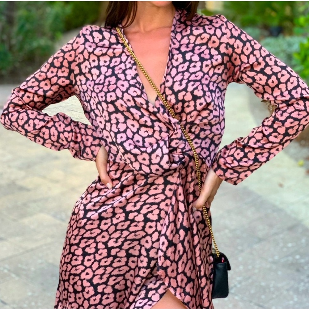 💝 Club London Silky Print Dress